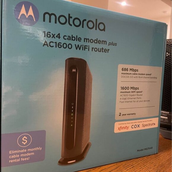 Motorola MG7540 Cable Modem Router - Picture 4 of 4